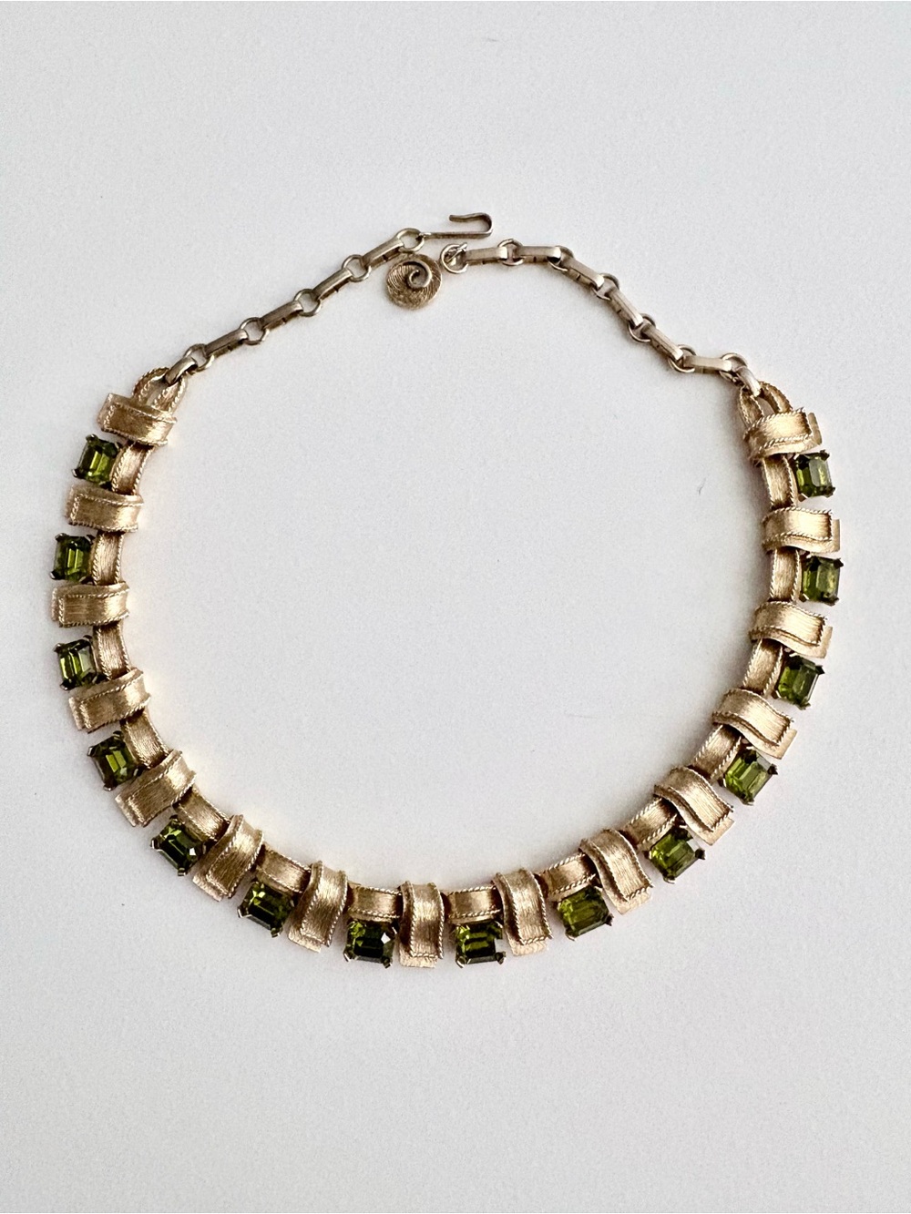 STUNNING Lisner Peridot Weave Necklace